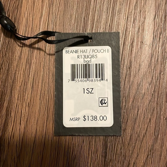 DKNY Beanie Hat/ Pouch Women Bag NWT - Picture 3 of 4